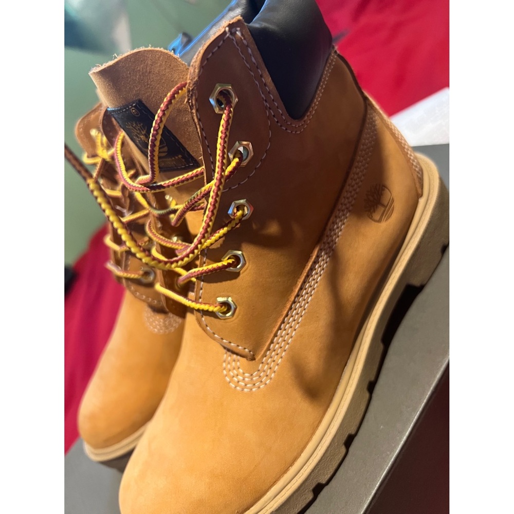 Youth Timberland Boots Size 4